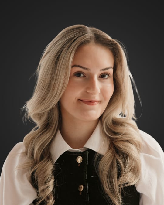 Eva Schrade, Werkstudentin für Community Management und Social Media bei UnitedCreation